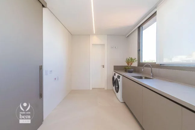 Imagem 1 apartamento por andar de 265m², 3 suítes, 2 lavabos, com 4 vagas de garagem à venda, por R$ 5.400.000 - Juvevê