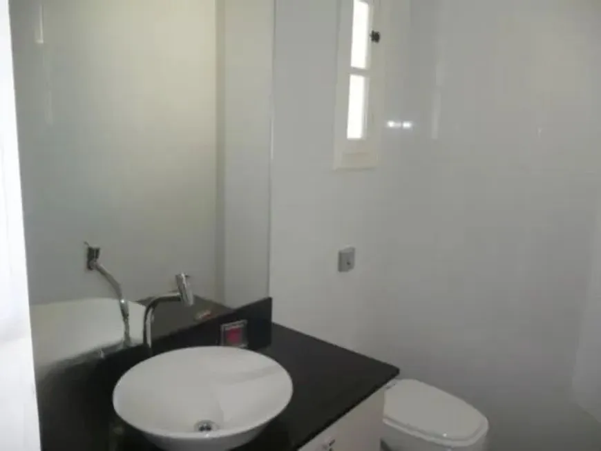 Imagem Casa térrea com 3 dormitórios, suíte e 3 vagas.