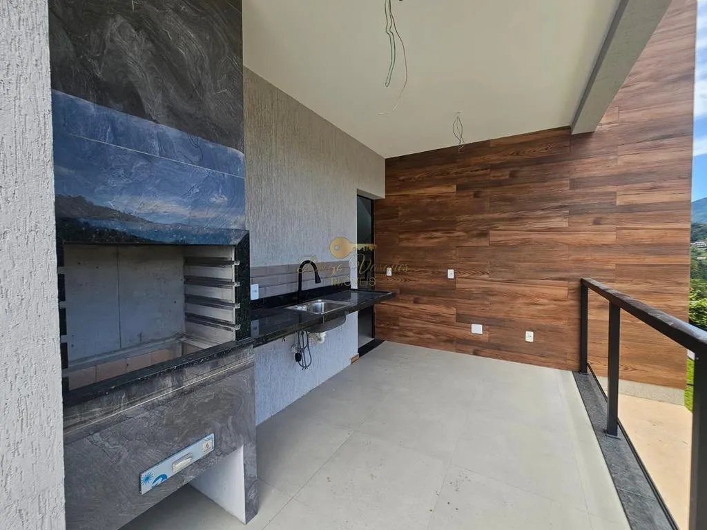 Imagem Casa em Condomínio para Venda em Teresópolis / RJ no bairro Golfe