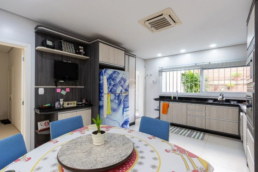 Imagem Casa para Venda - 377m², 4 dormitórios, sendo 3 suites, 3 vagas - Guarujá