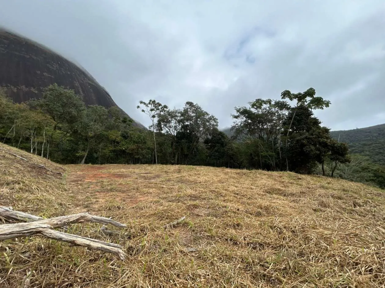 Imagem Terreno em Condomínio para Venda em Petrópolis / RJ no bairro Itaipava
