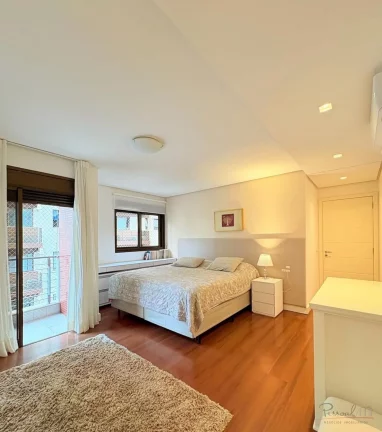 Imagem Apartamento situado em área nobre do centro, em localização privilegiada em Florianópolis! Próx...