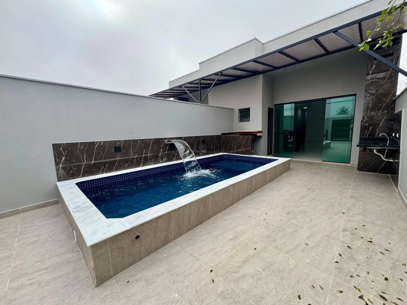 Imagem Casa para Venda em Mongaguá, Florida Mirim, 3 dormitórios, 1 suíte, 2 banheiros, 3 vagas