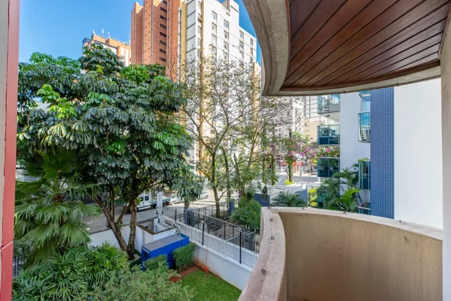 Imagem Apartamento à venda em São Paulo, Moema, com 4 quartos, 200m2
