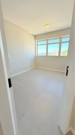Imagem Apartamento de frente, com vista espetacular para a cidade (Convento da Penha, 3° Ponte e Baia de Vitória).