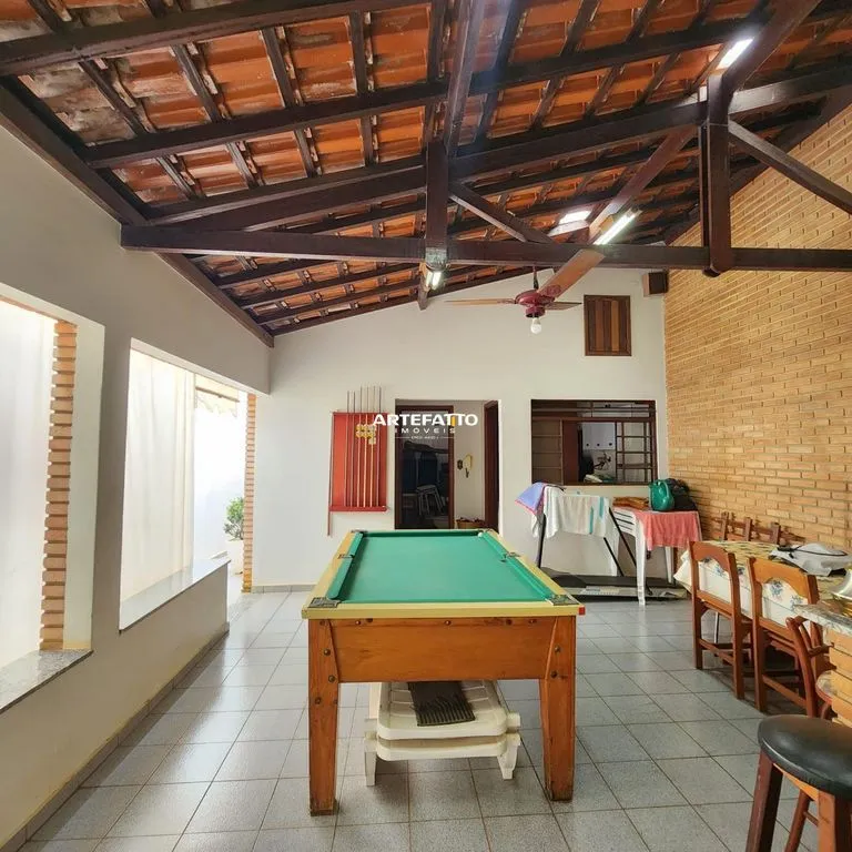Imagem Casa na Avenida Santa Cruz para comércio