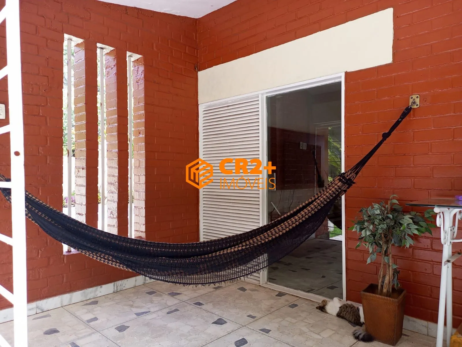 Imagem Vendo Casa 242m² com 3 Quartos sendo 1 Suíte, no Engenho do Meio.- 842m² total