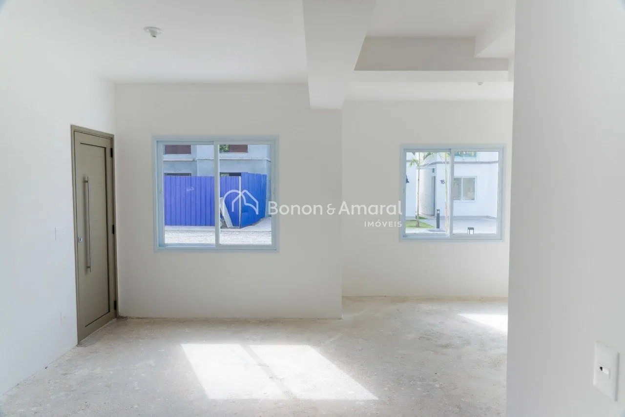 Imagem Casa pé na areia em condomínio - São Sebastião S.P.