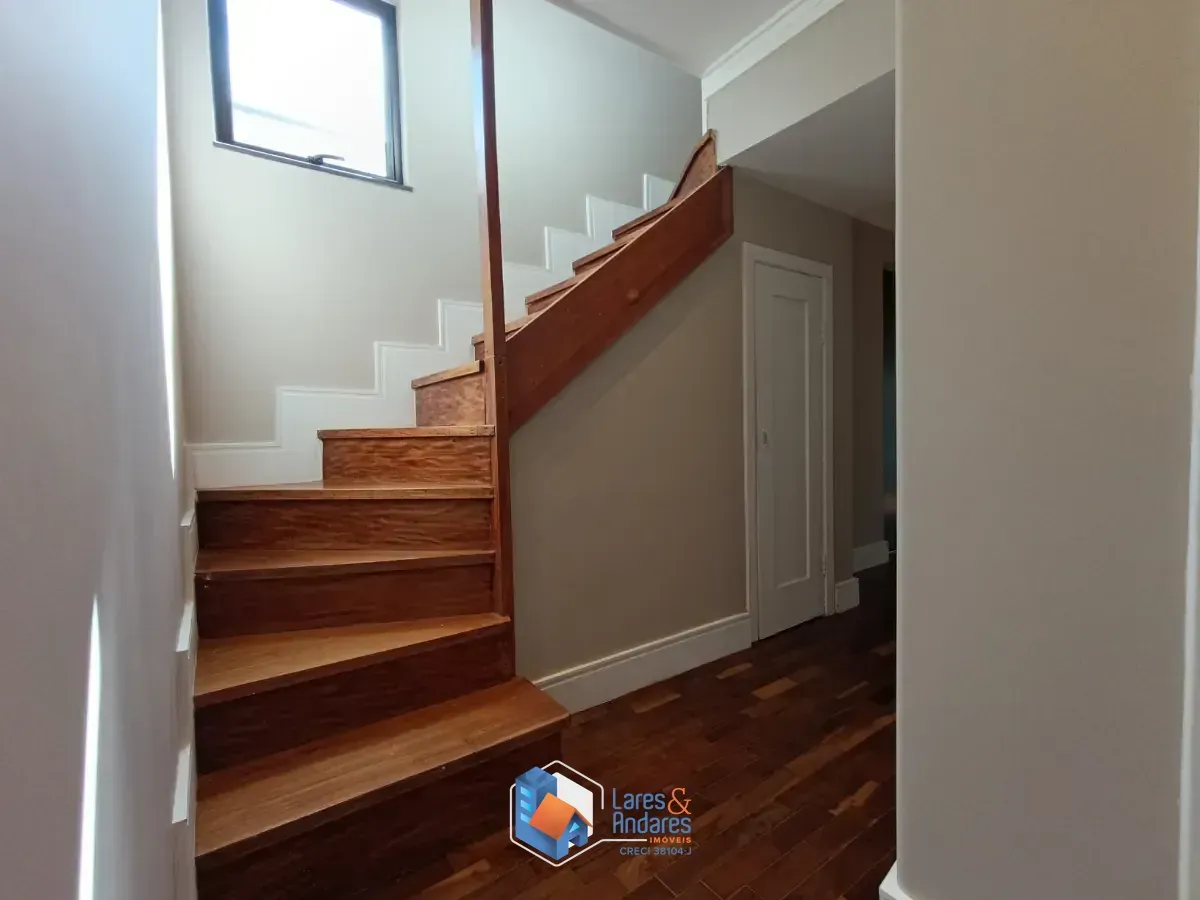 Imagem Casa para venda em Horto Florestal com 4 quartos, sendo 2 suítes, 156m²