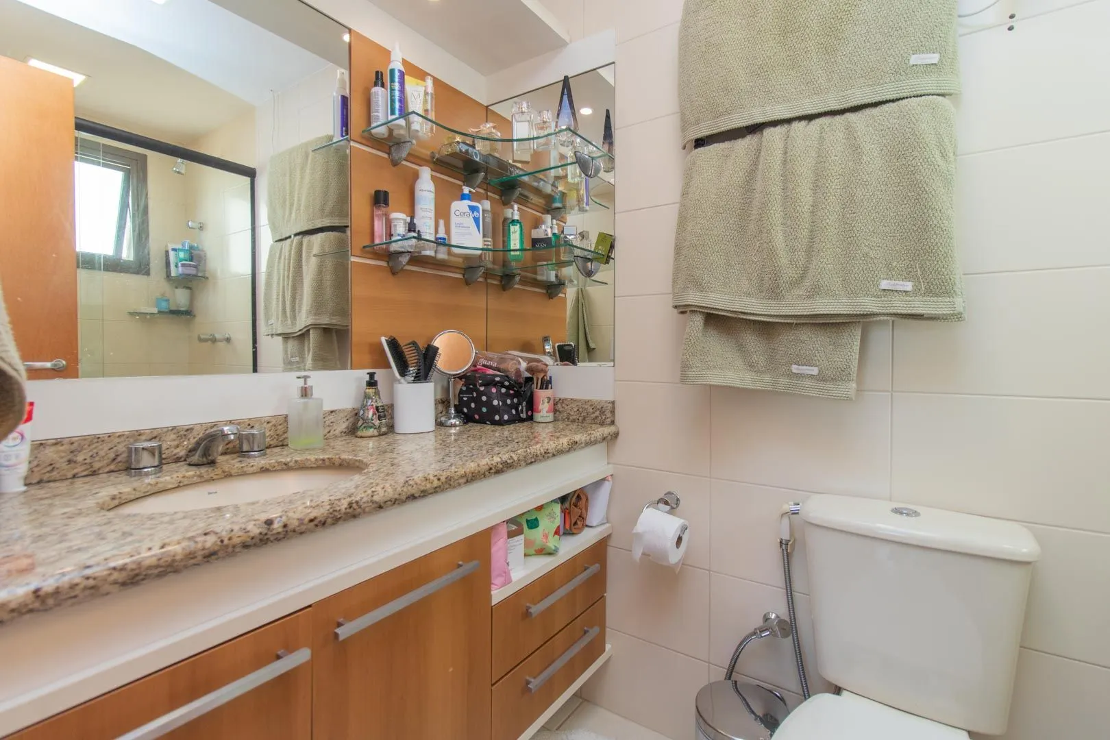 Imagem Apartamento para Venda - 93.43m², 3 dormitórios, sendo 1 suites, 2 vagas - Teresópolis