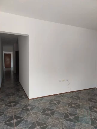 Imagem Casa 2 Quartos e 1 banheiro P/ LOCAÇÃO em Atibaia - 2 Mil / Mês
