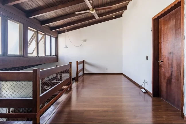 Imagem Casa para venda no bairro Guarujá em Porto Alegre