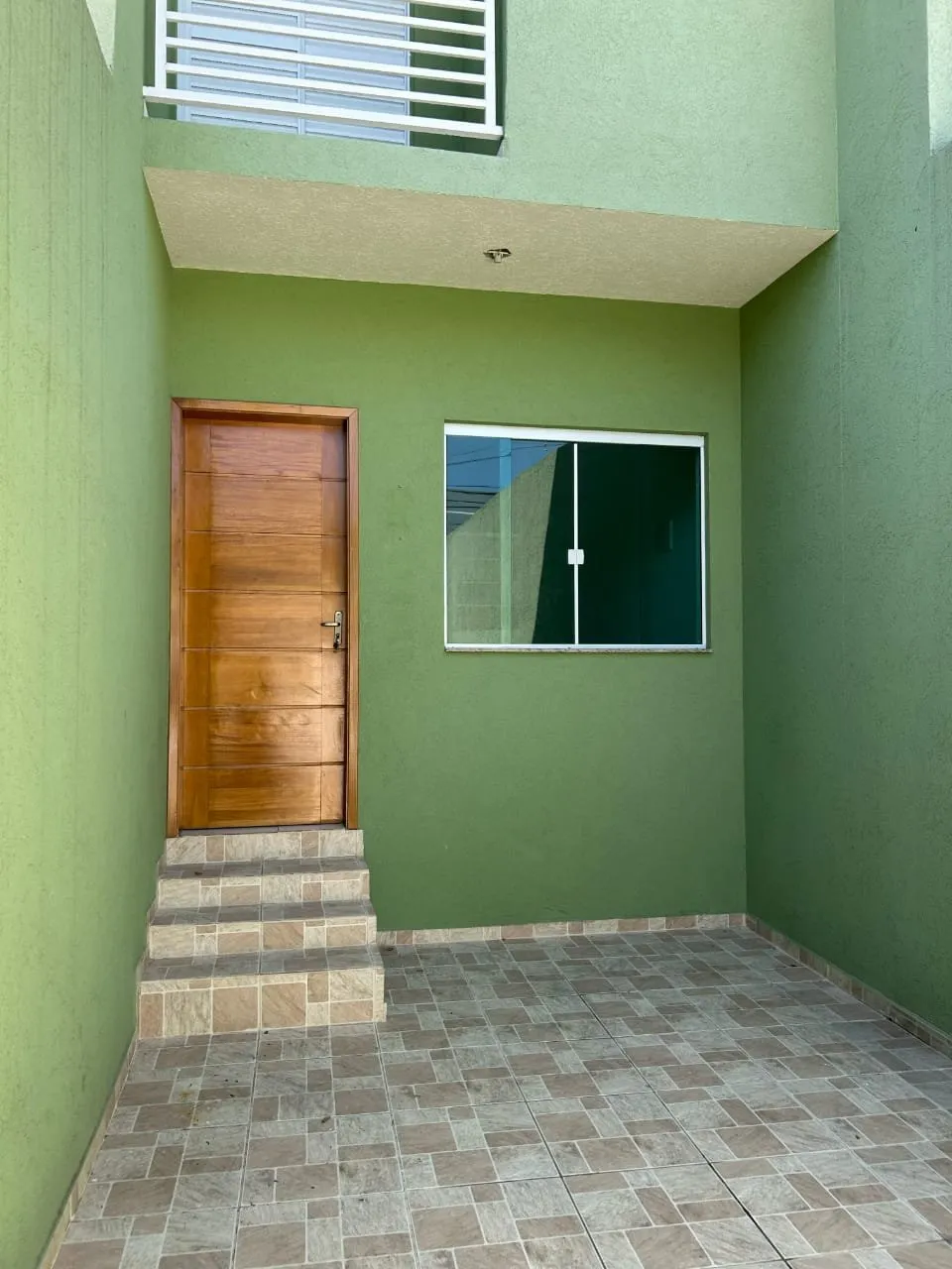Imagem Sobrado Frontal para Locação na Cidade Líder - Excelente Custo-Benefício