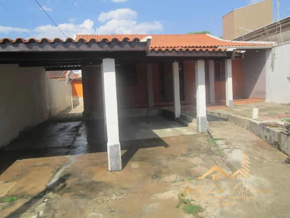 Imagem Casa Padrão com dois dormitórios mais edícula
