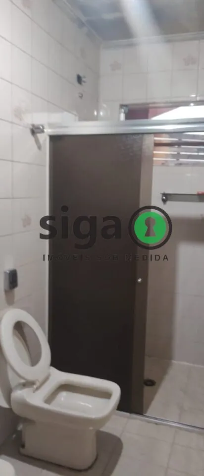 Imagem Sobrado de alto padrão com 500m², 4 suítes e ampla área verde em Interlagos