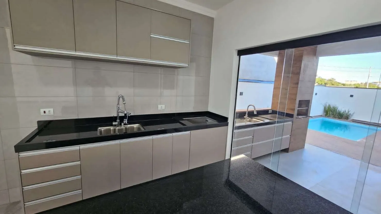 Imagem Casa à venda 3 Quartos, 1 Suite, 3 Vagas, 258M², Centro, Tremembé - SP | Residencial Perola do valle