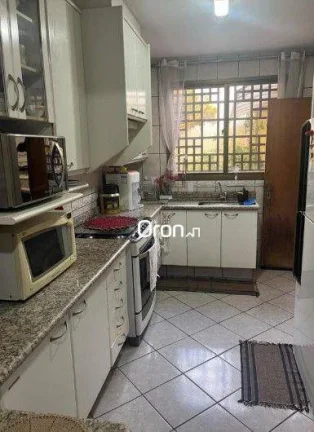 Imagem Sobrado à venda, 202 m² por R$ 850.000,00 - Setor Nova Suiça - Goiânia/GO