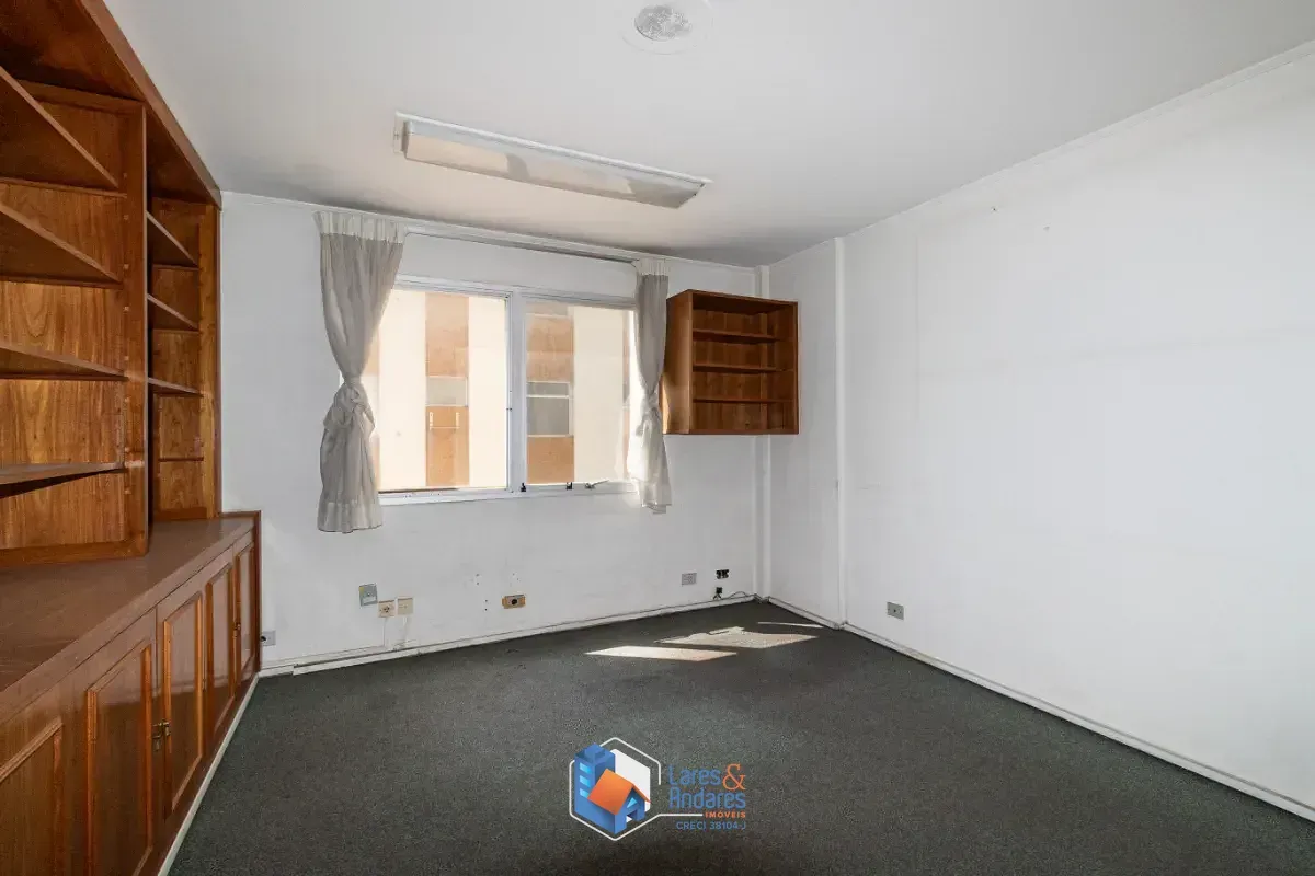 Imagem Conjunto comercial para venda em Liberdade, 276m²