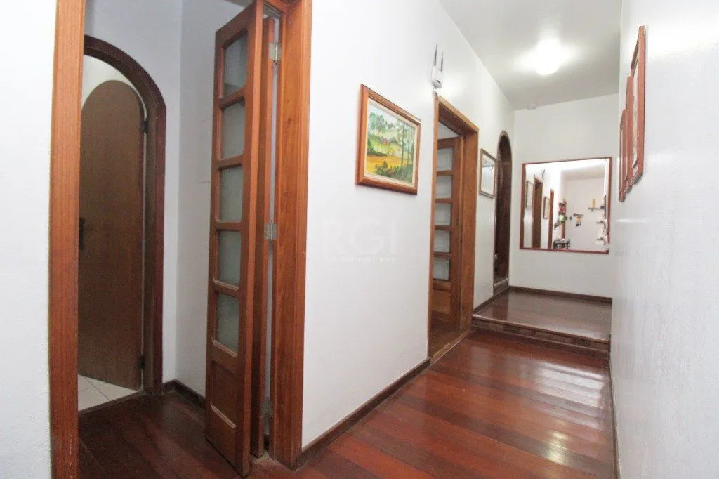 Imagem Casa para Venda - 406.36m², 6 dormitórios, sendo 6 suites, 2 vagas - Chácara das Pedras
