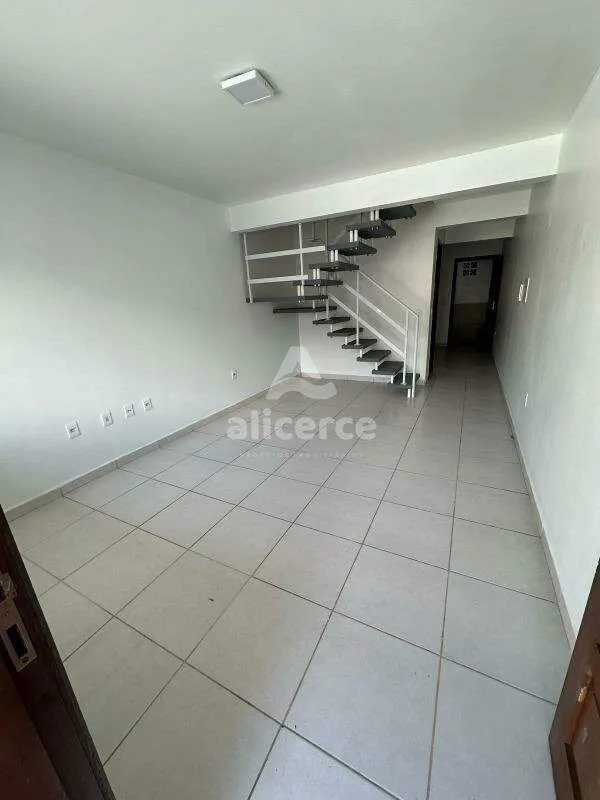 Imagem Sobrado com 2 Dormitórios no Bairro Bela Vista - Conforto e Praticidade em Palhoça