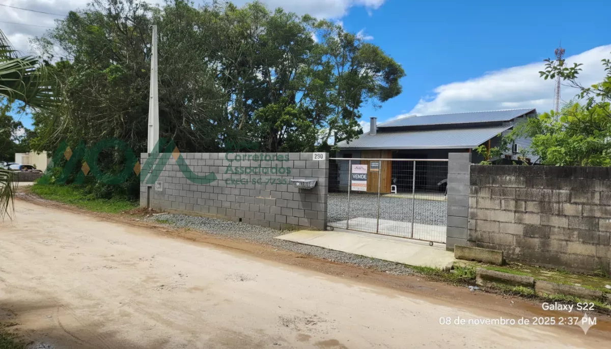Imagem EXCLUSIVIDADE MOVA - Casa nova a 250 metros do mar em Itapoá

Casa nova à venda em Itapoá, locali...