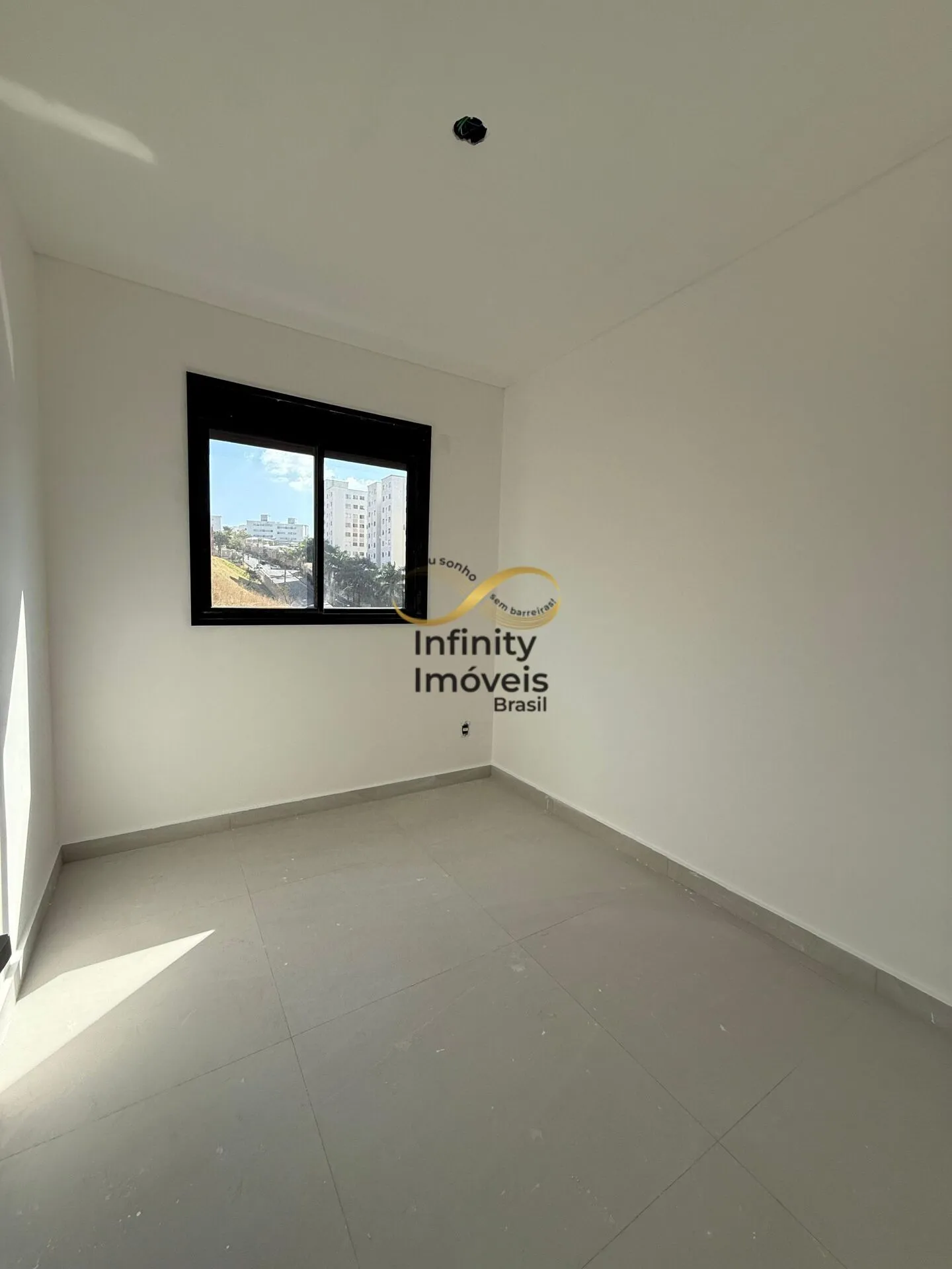 Imagem Apartamento à venda no bairro Cabral - Contagem/MG