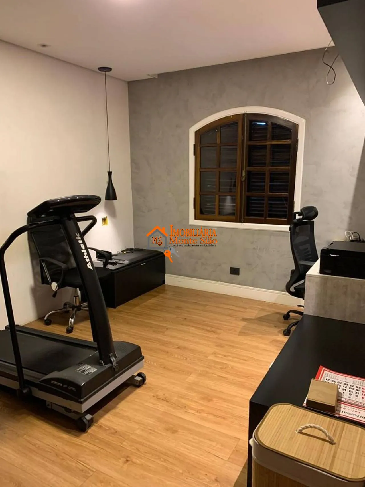 Imagem Casa 5 Dorms. c/ 2 Suítes + 5 Vagas | Excelente Localização