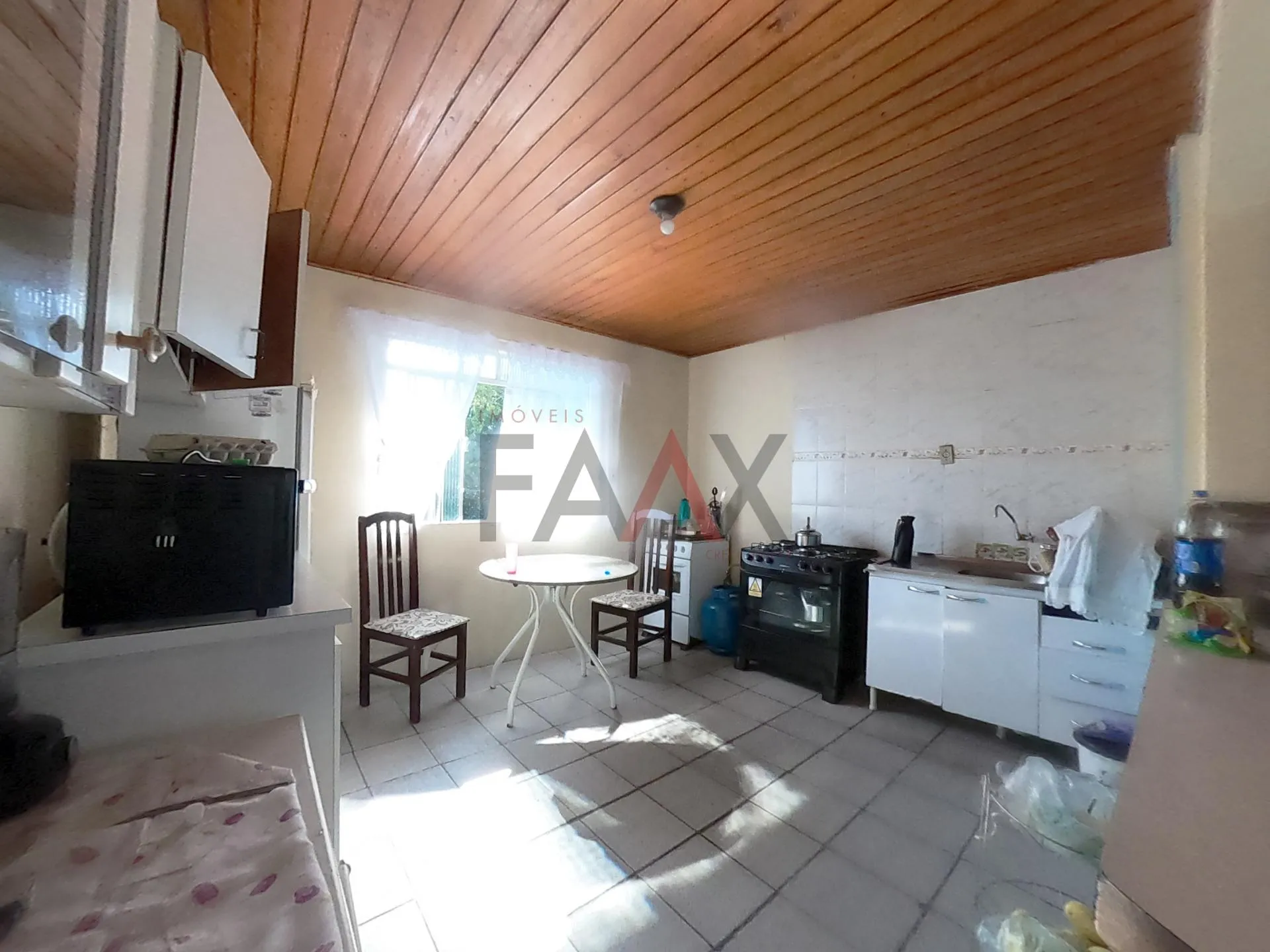 Imagem Casa a venda com terreno de 600m localizado no bairro dos Estados em Guarapuava