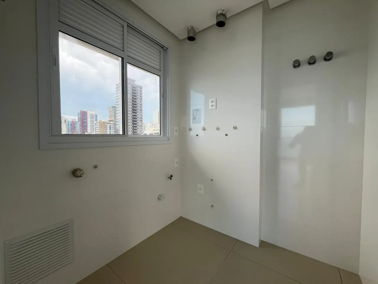 Imagem Apartamento com vista para o mar à venda com 192.84m2 por R$ 9.500.000,00