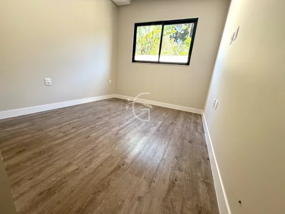 Imagem Casa Geminada à venda no Bairro Santo Antônio, por 650 mil