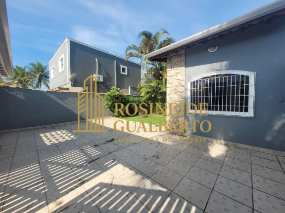 Imagem Casa na Praia das Palmeiras – Conforto, Espaço e Lazer em bairro nobre.