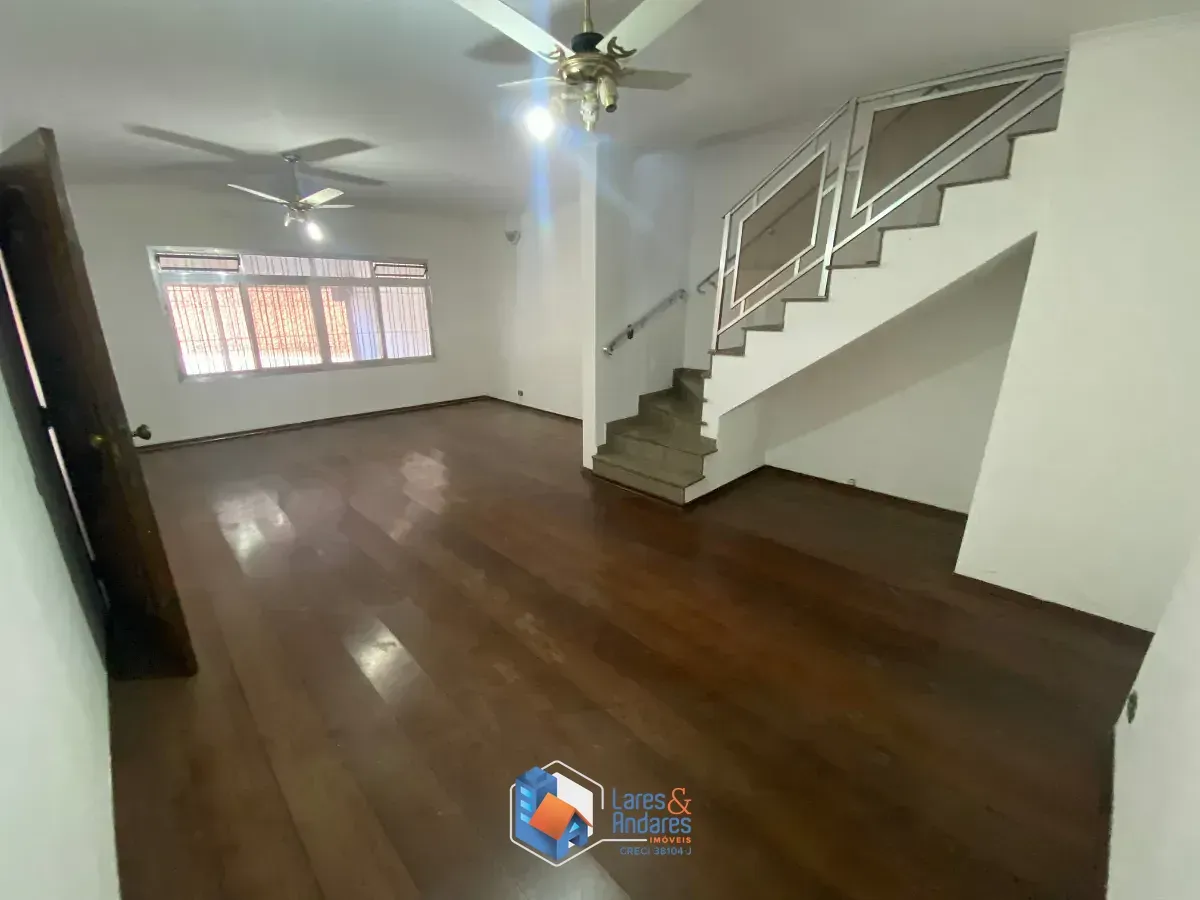 Imagem Sobrado para venda em Vila Babilônia com 4 quartos, sendo 1 suíte, 135m²