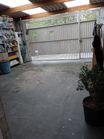 Imagem VENDA DE CASA TÉRREA NO BAIRRO DA PENHA, EM ARUJÁ/SP, 73m² com 3 quartos, sala de estar, área gourmet e garagem coberta para 02 autos. CONSULTE-NOS.