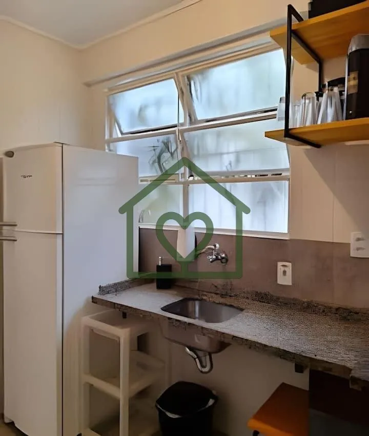 Imagem Apartamento térreo elevado, de frente e recuado, localizado em prédio com belos jardins. O imóvel...