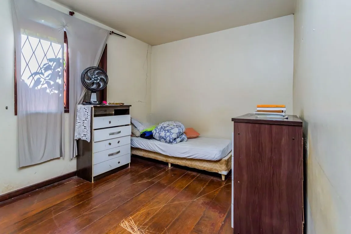 Imagem Casa de 3 dormitórios no Bairro Vila Jardim - Porto Alegre