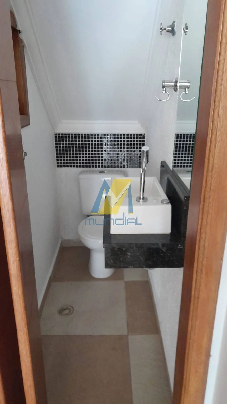 Imagem Sobrado com 3 suítes e 4 vagas à venda no Parque das Nações