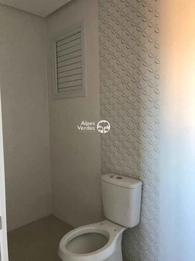 Imagem Vende-se apto prox ao centro de Gramado-4 Quartos- R$ 1.690.000,00