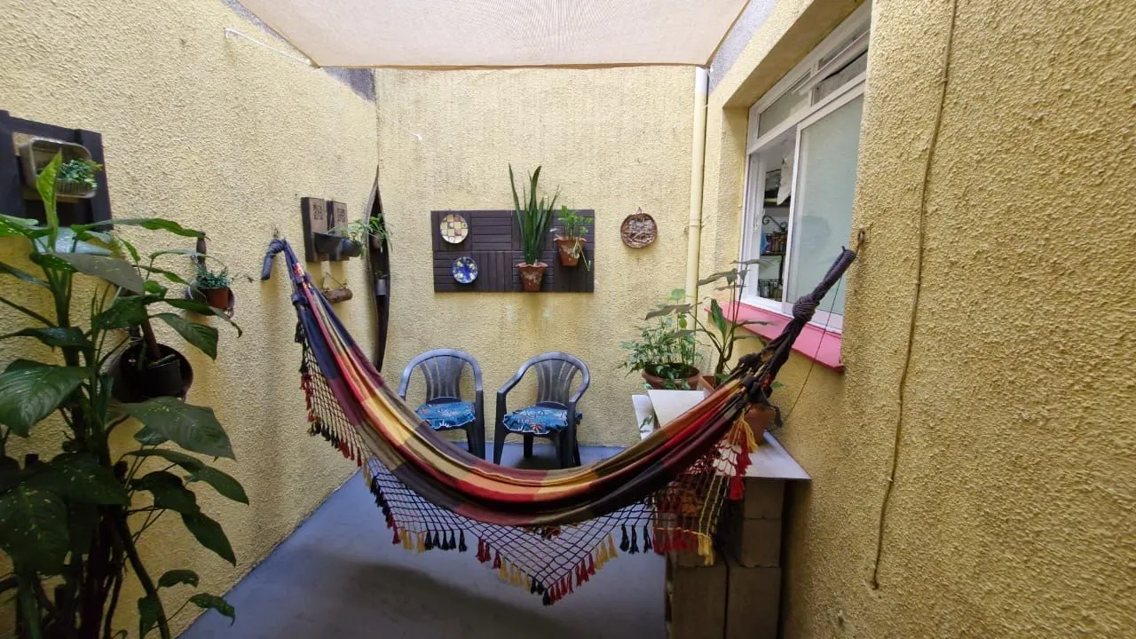 Imagem Apartamento no Menino Deus com 2 dormitórios e dependência de empregada com banheiro