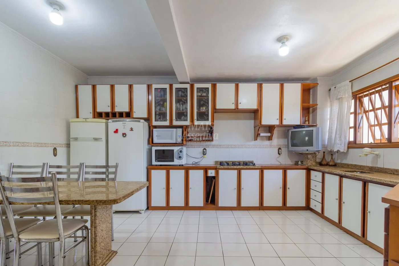 Imagem Sobrado semi mobiliado para venda de 4 dormitórios, bairro Canudos em Novo Hamburgo/RS.