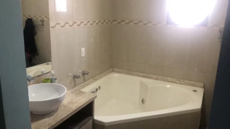Imagem Casa para Venda em Concórdia, Imperial, 5 dormitórios, 1 suíte, 4 banheiros, 2 vagas