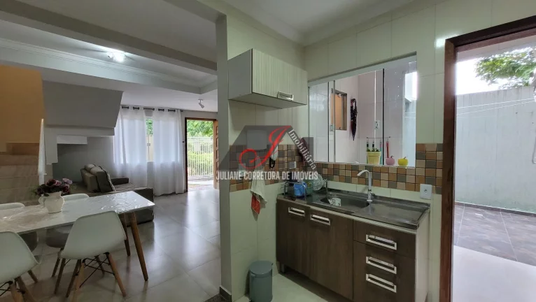Imagem Sobrado Triplex à venda em Santo Inácio, Curitiba/PR.
