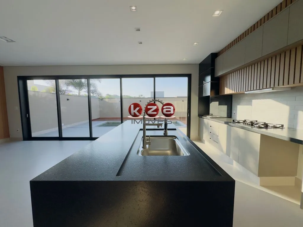 Imagem Imóvel de alto padrão em condomínio fechado: casa com 3 suítes e 2 vagas na melhor localização de Valinhos-SP, Condomínio Villa do Sol.