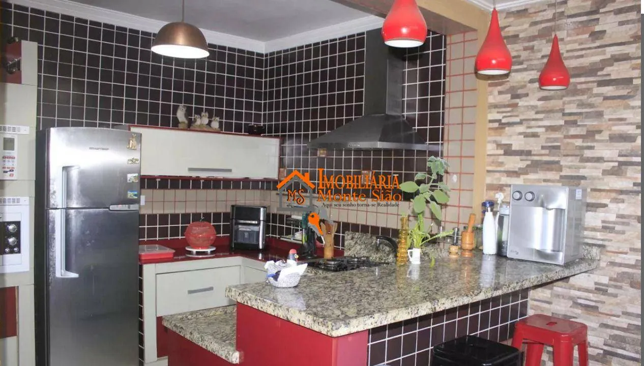Imagem Sobrado com 3 dormitórios à venda, 238 m² por R$ 690.000,00 - Jardim Vila Galvão - Guarulhos/SP