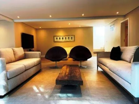 Imagem Casa de Condomínio com 5 Quartos e 6 banheiros, 405 m².
