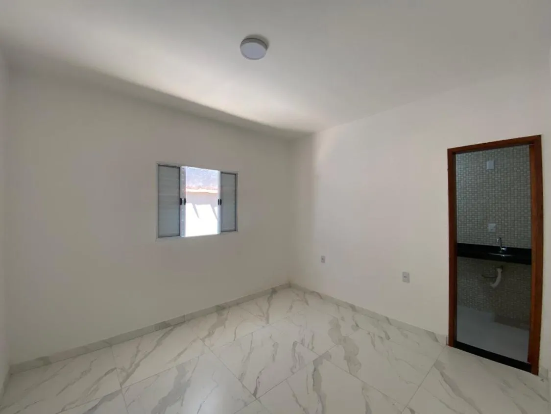 Imagem CASA NOVA COM PISCINA, 3 DORMITÓRIOS E AMPLO QUINTAL NO JARDIM BOPIPORANGA EM ITANHAÉM