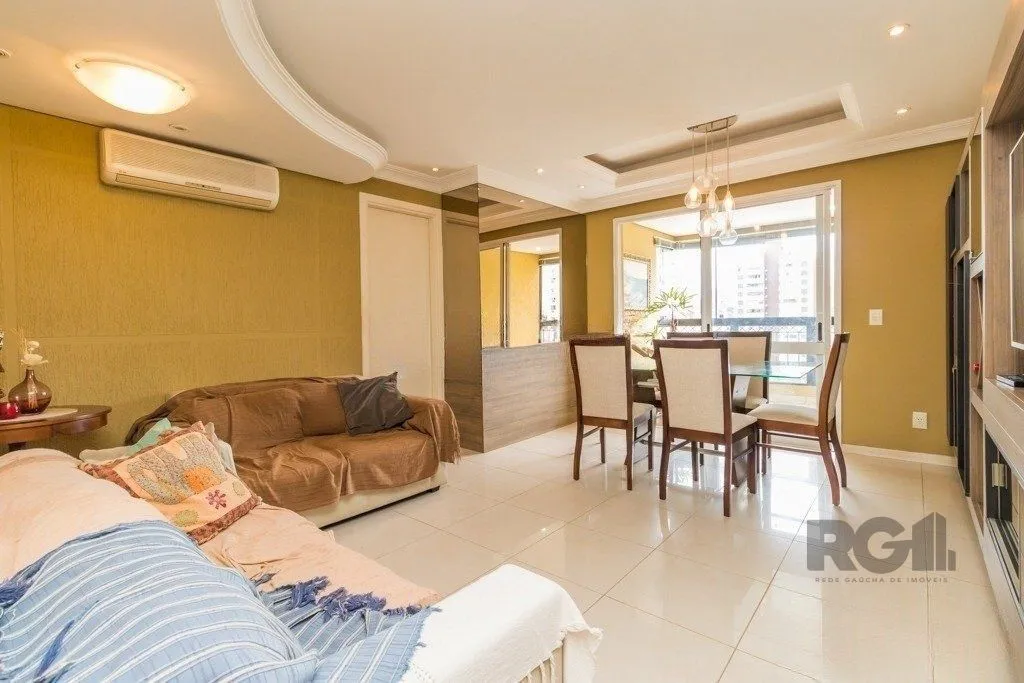 Imagem Apartamento 95m² - semi mobiliado, 3 dormitórios, 1 suíte e 2 vagas no bairro Passo da Areia