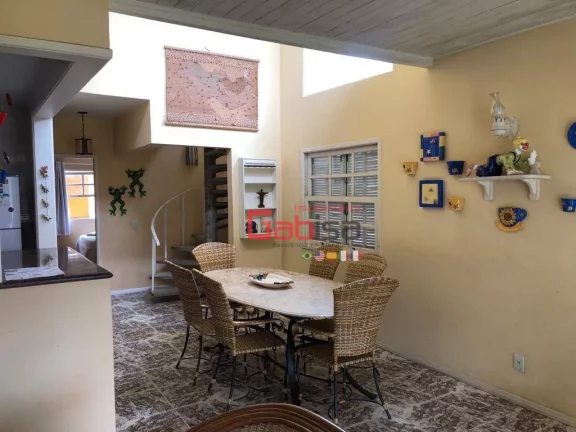 Imagem Casa com 4 dormitórios à venda, 230 m² por R$ 1.600.000 - Loteamento Portal da Ferradura - Armação dos Búzios/Rio de Janeiro