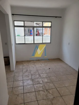 Imagem Casa Sobre Loja com 3 Dormitórios, Suíte e Área de Churrasqueira