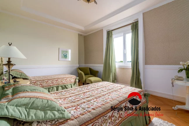 Imagem Ampla Casa a Venda Com 07 Suítes, Área Nobre no Alto do Vila Inglesa.