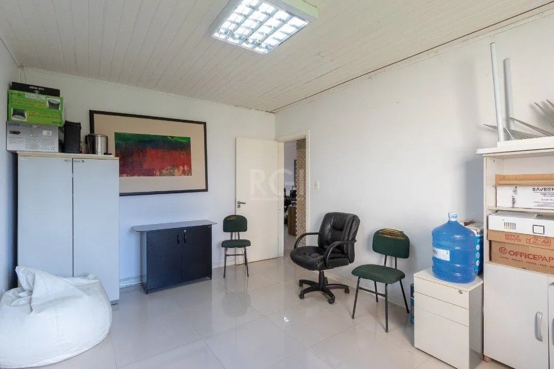 Imagem Casa para Venda - 199.62m², 5 dormitórios, 15 vagas - Tristeza